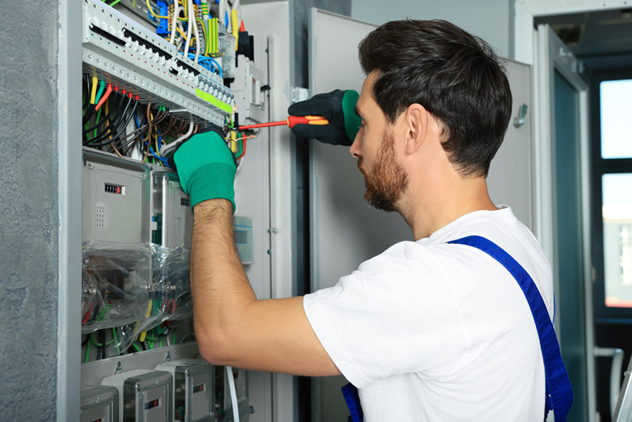 Nieder&shy;spannungs&shy;anlagen bei Elektrotechnik Zeybek in Darmstadt